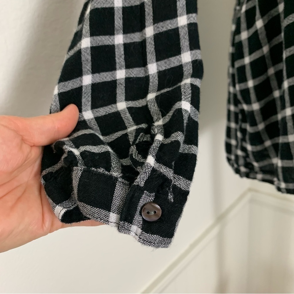 Rails Plaid Ruffle Hem Button Front Top Black & White Women’s Large Long Sleeve - Picture 9 of 17